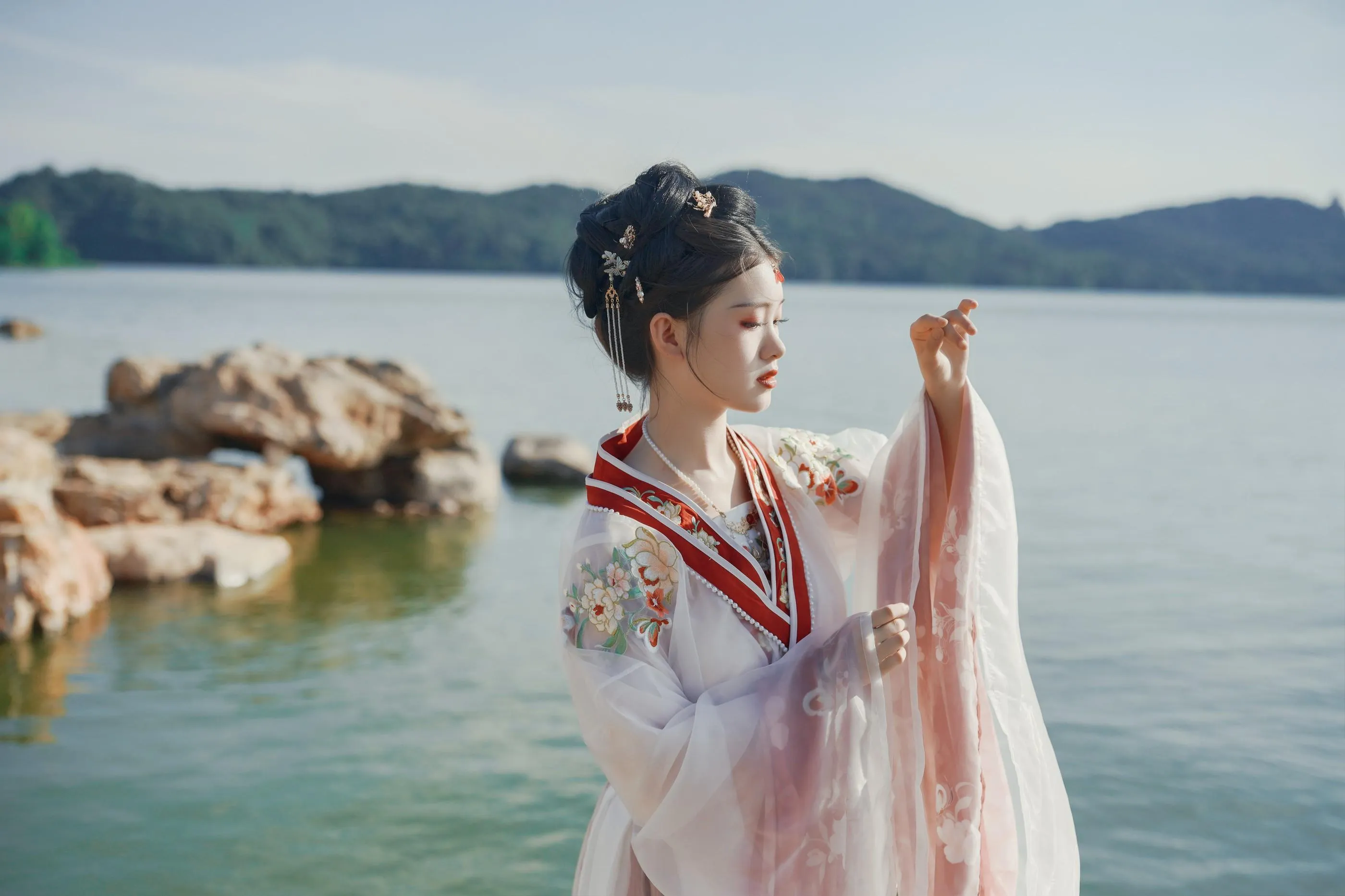 [YITUYU艺图语]2022.08.14 总有人间一两风 悦璃 [24P]插图3